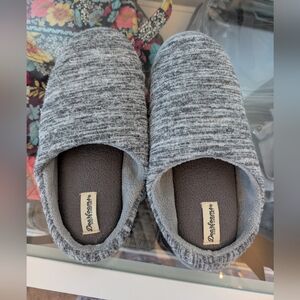 Dearfoams Heathered Gray Slippers